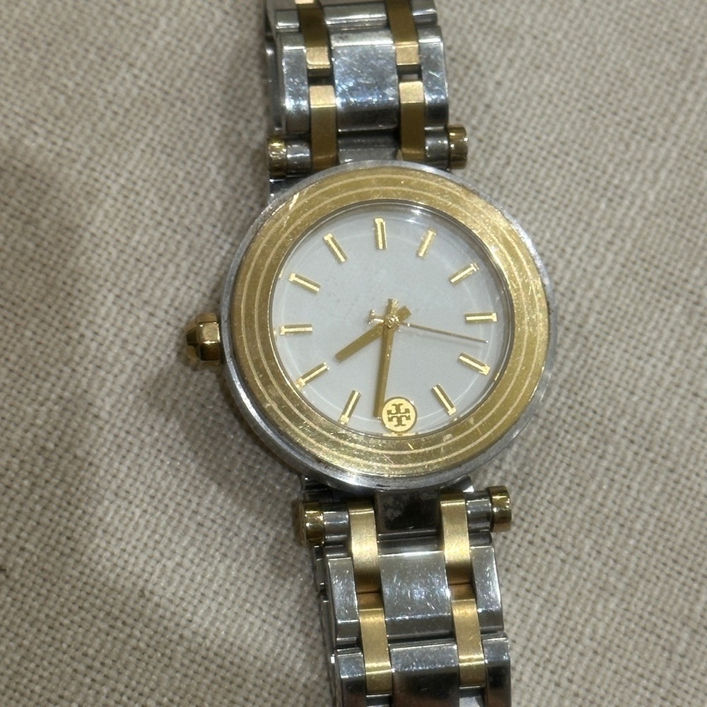 Tory Burch Women's Classic T Watch - Picture 2 of 6